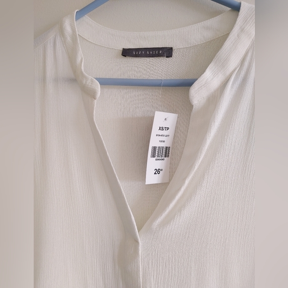 Short Sleeved Blouse from Suzy Shier Size XS - Picture 2 of 6